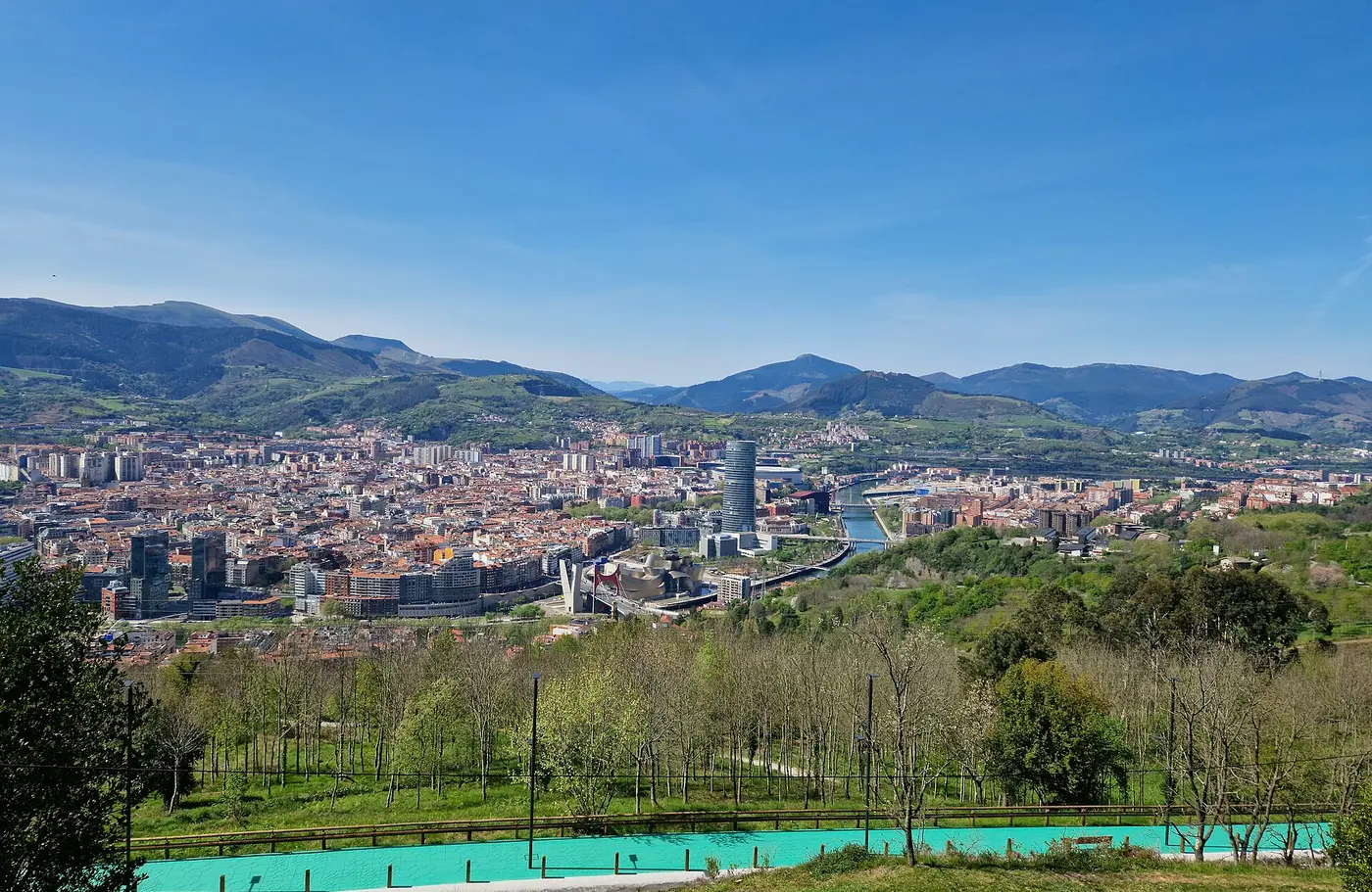 Vista panorámica de Bilbao desde el monte Artxanda