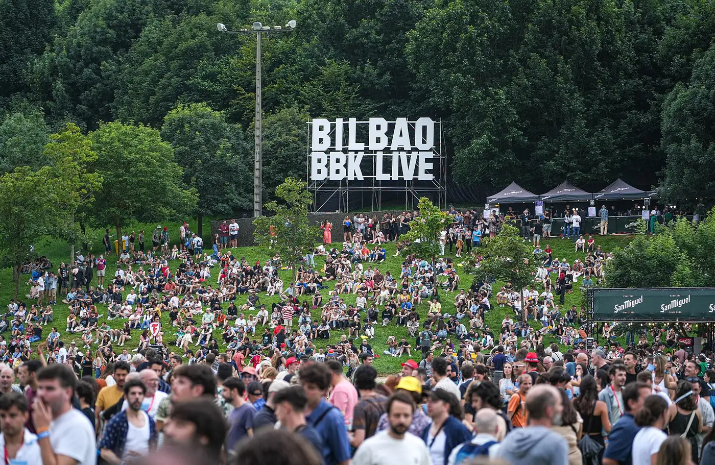 Publikum beim Festival Bilbao BBK Live in Kobetamendi